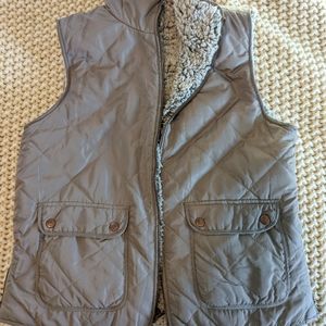 AE Reversible Quilted Sherpa Vest